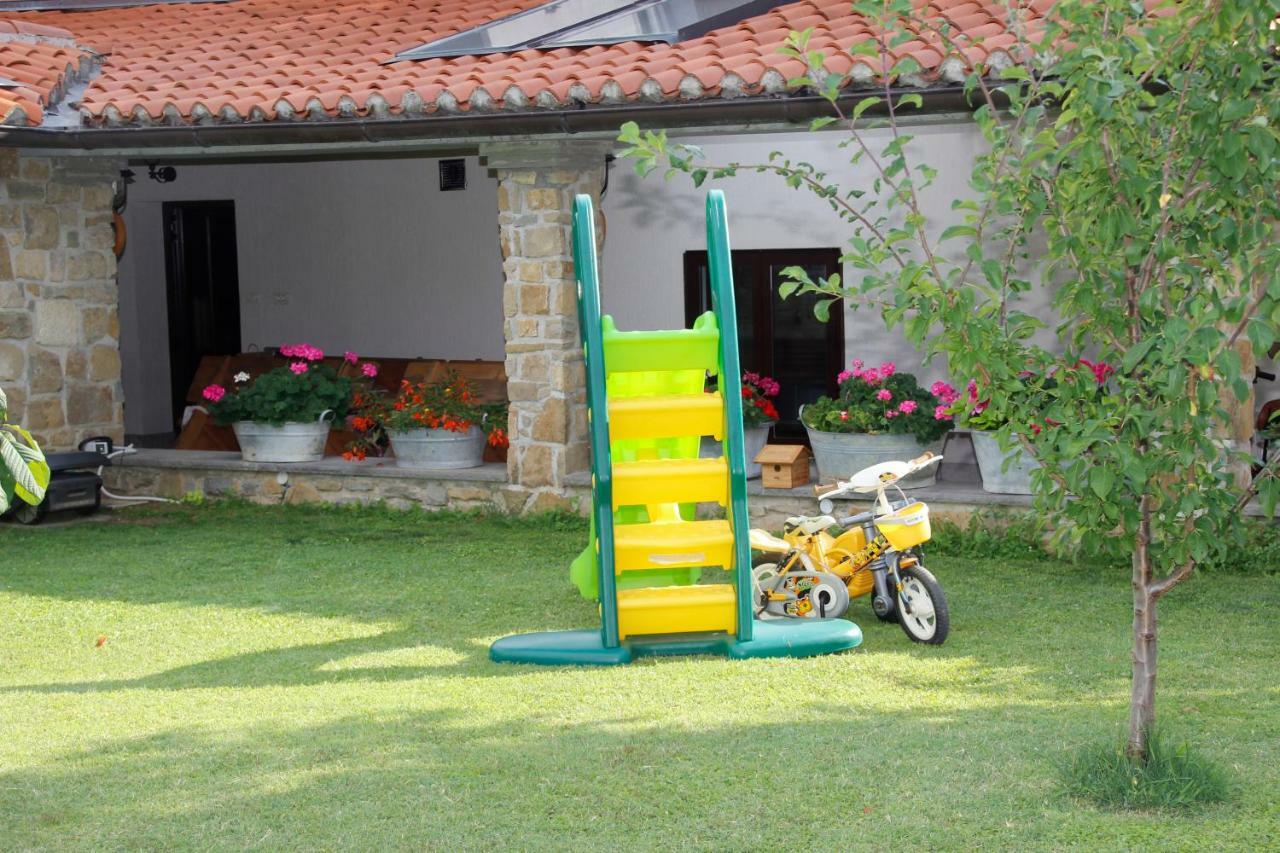 Tourist Farm With Apartments Fig Tree Dekani Ngoại thất bức ảnh
